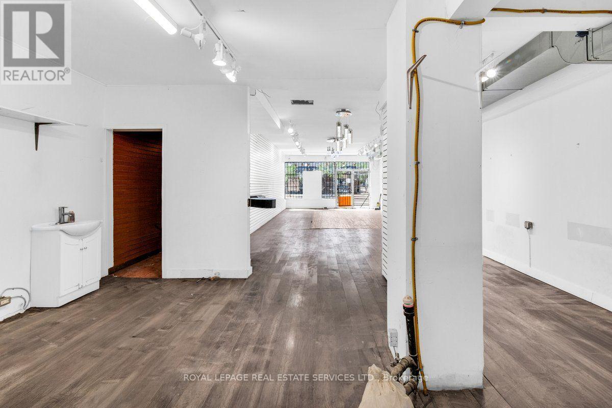 












1366 QUEEN STREET W

,
Toronto,




Ontario
M6K1L7

