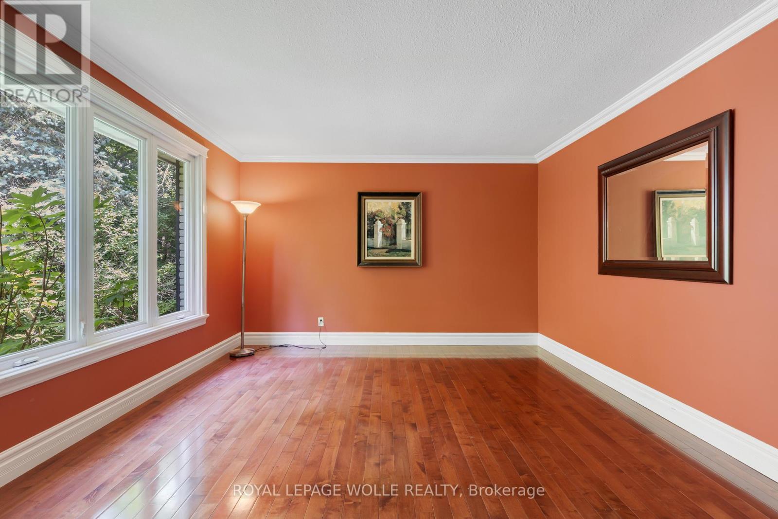 












35 MAPLE HILL DRIVE

,
Kitchener,




Ontario
N2M2R7

