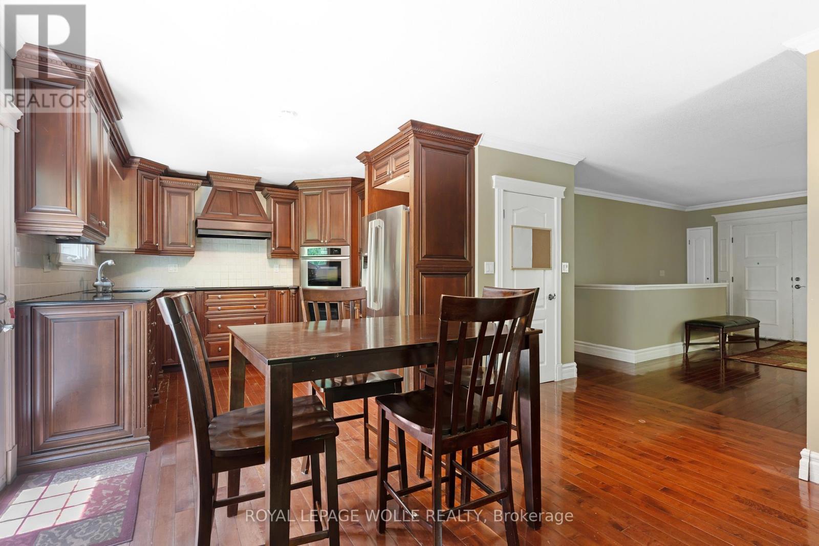 












35 MAPLE HILL DRIVE

,
Kitchener,




Ontario
N2M2R7

