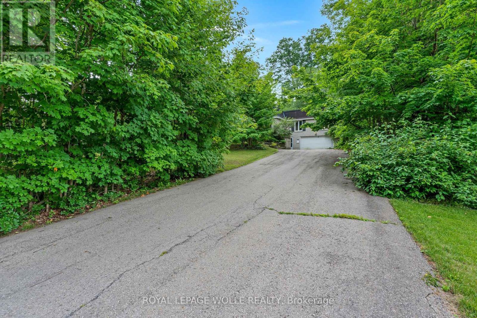 












35 MAPLE HILL DRIVE

,
Kitchener,




Ontario
N2M2R7

