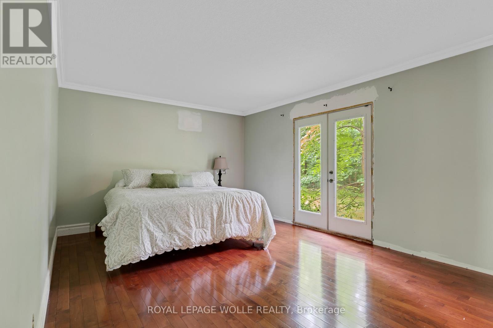 












35 MAPLE HILL DRIVE

,
Kitchener,




Ontario
N2M2R7

