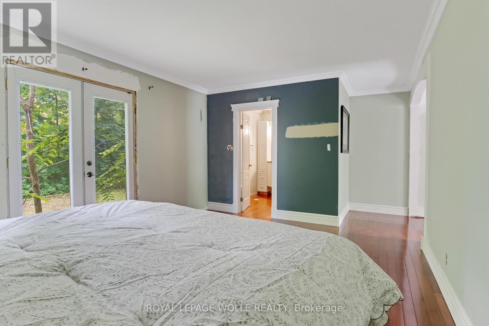 












35 MAPLE HILL DRIVE

,
Kitchener,




Ontario
N2M2R7

