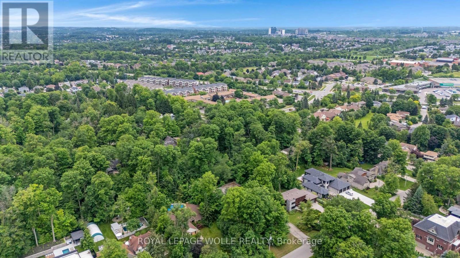 












35 MAPLE HILL DRIVE

,
Kitchener,




Ontario
N2M2R7

