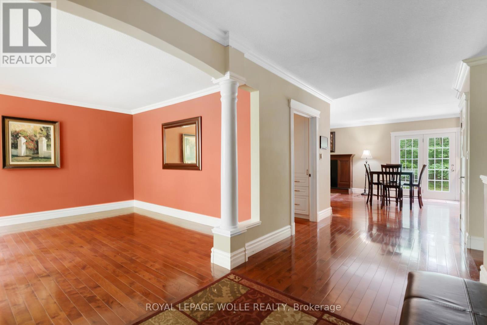












35 MAPLE HILL DRIVE

,
Kitchener,




Ontario
N2M2R7

