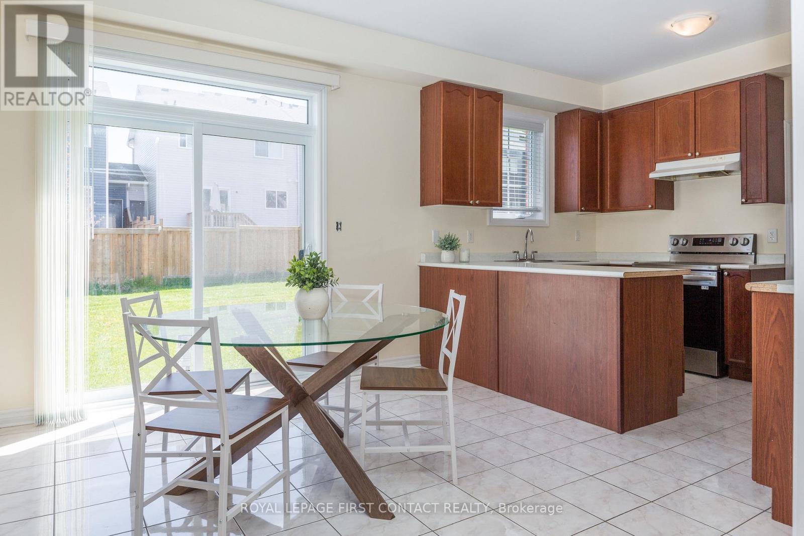 












1 GRIFFIN GATE

,
Barrie,




Ontario
L4M7G4

