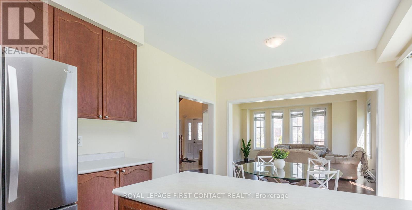 












1 GRIFFIN GATE

,
Barrie,




Ontario
L4M7G4


