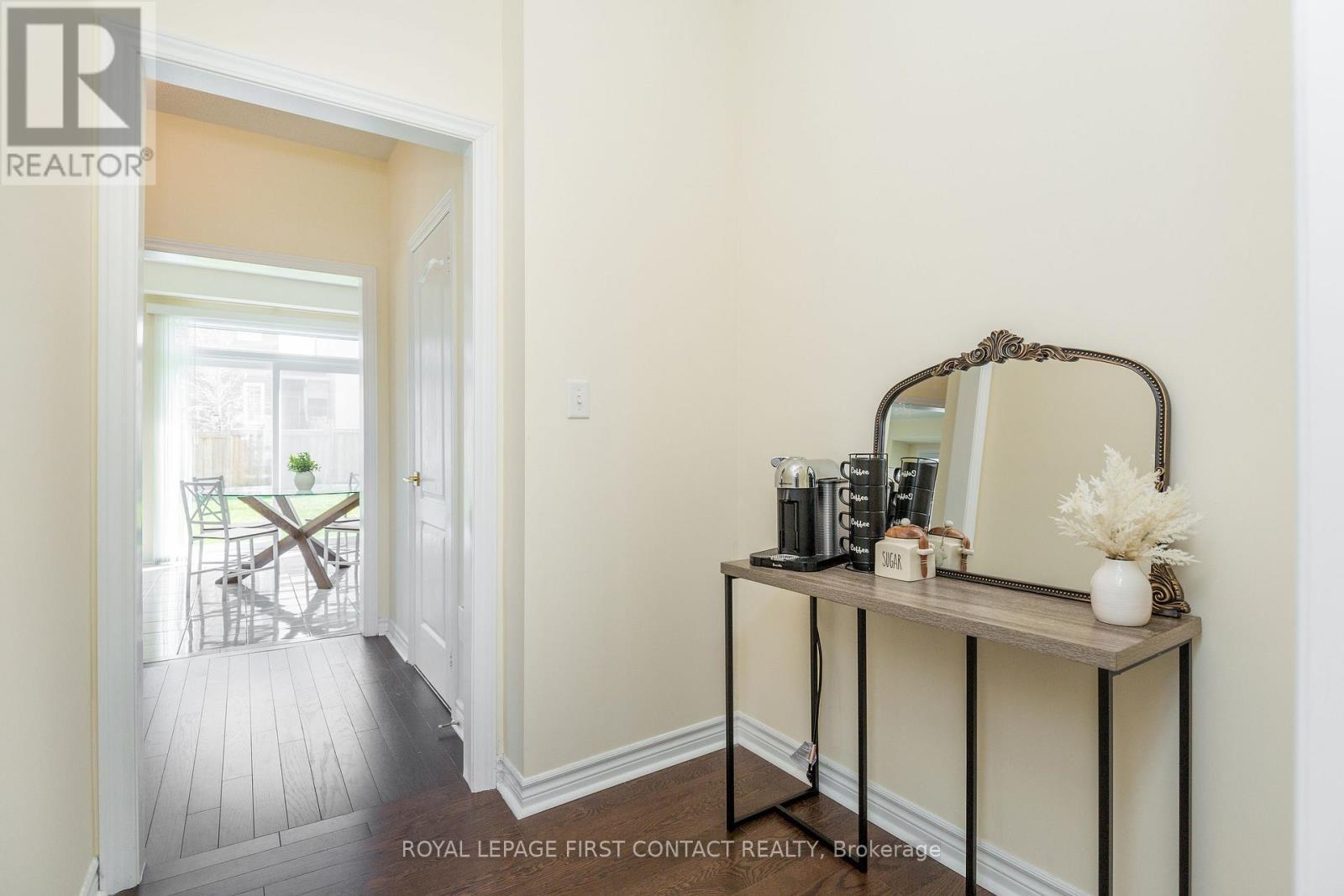 












1 GRIFFIN GATE

,
Barrie,




Ontario
L4M7G4

