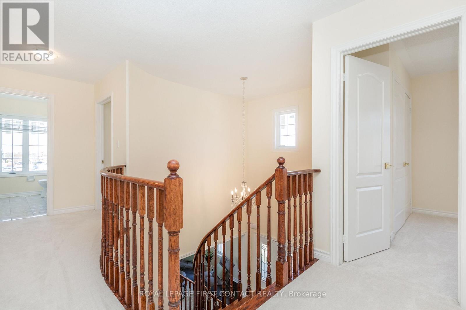 












1 GRIFFIN GATE

,
Barrie,




Ontario
L4M7G4

