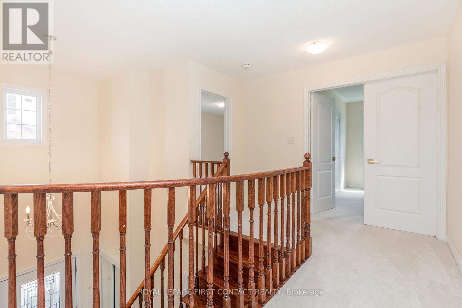 












1 GRIFFIN GATE

,
Barrie,




Ontario
L4M7G4

