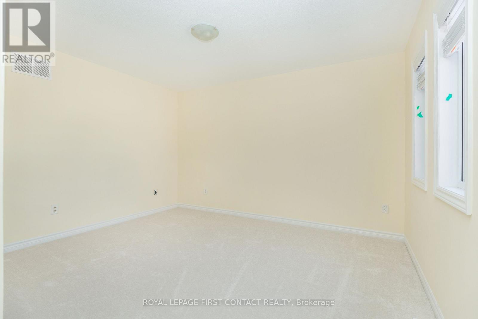 












1 GRIFFIN GATE

,
Barrie,




Ontario
L4M7G4

