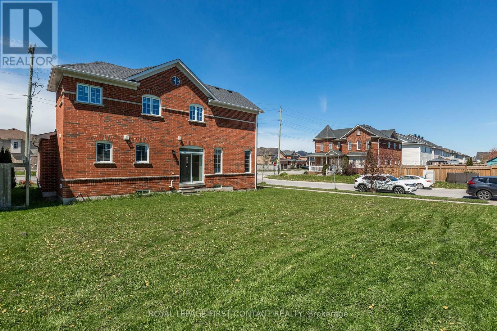 












1 GRIFFIN GATE

,
Barrie,




Ontario
L4M7G4

