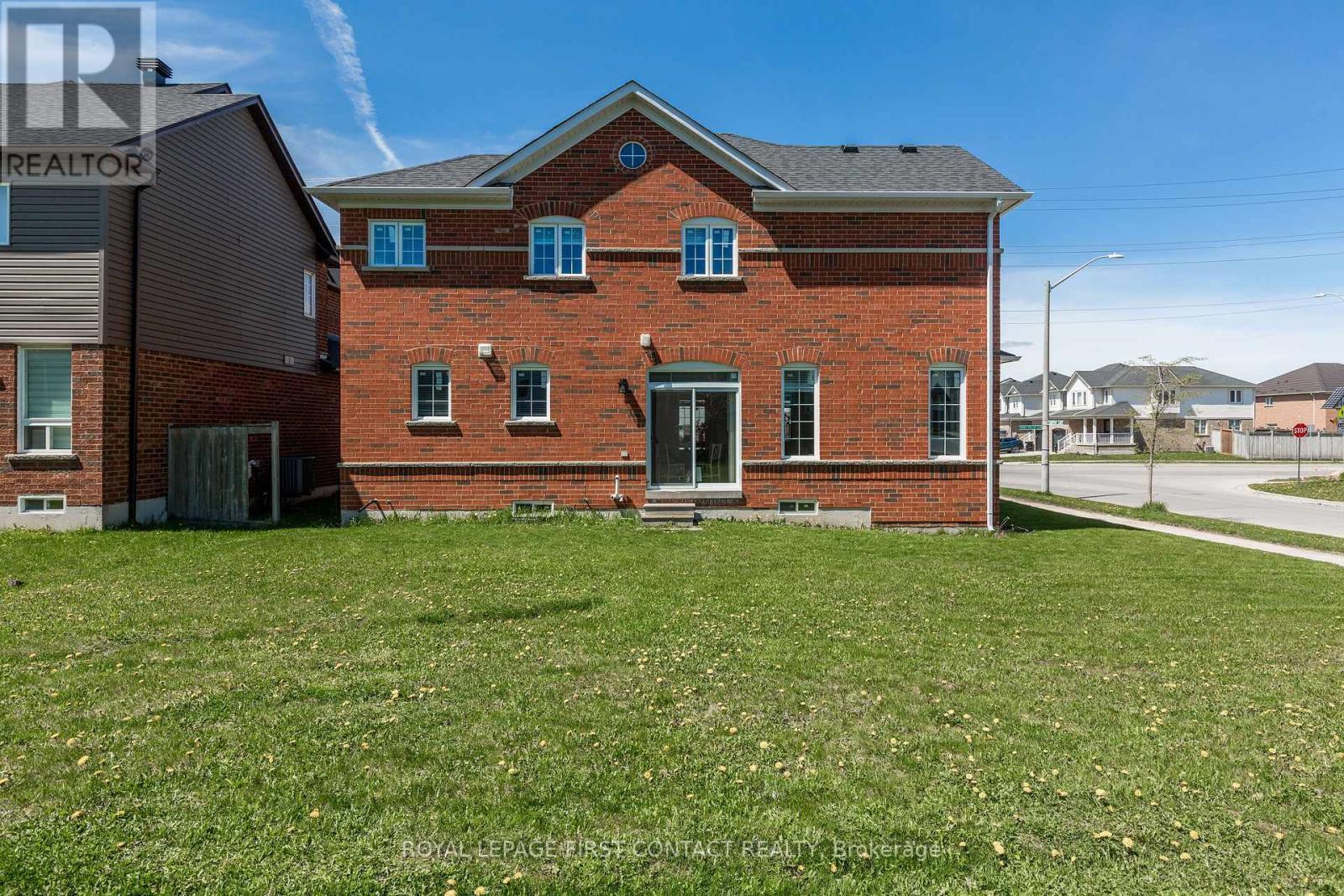 












1 GRIFFIN GATE

,
Barrie,




Ontario
L4M7G4

