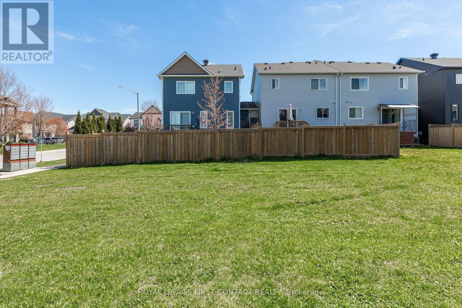












1 GRIFFIN GATE

,
Barrie,




Ontario
L4M7G4


