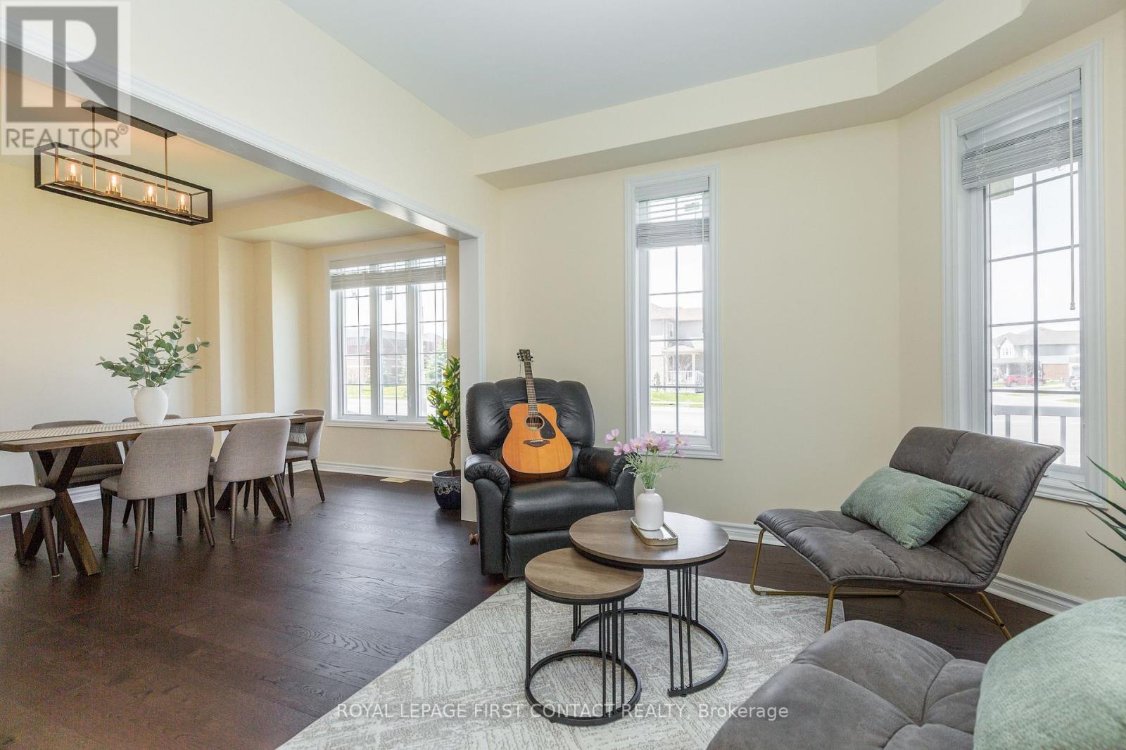 












1 GRIFFIN GATE

,
Barrie,




Ontario
L4M7G4

