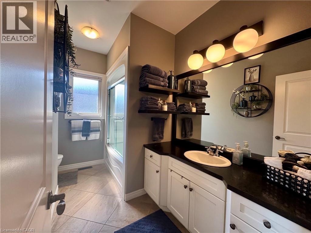 












42 GRAYDON Drive

,
Mount Elgin,




Ontario
N0J1N0

