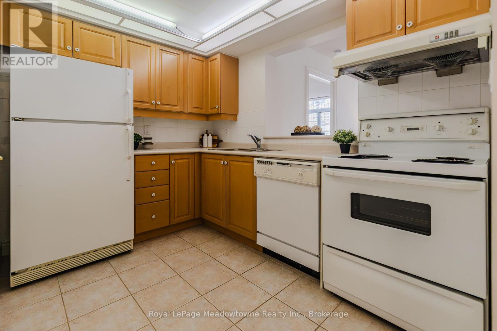 












1016 - 5418 YONGE STREET

,
Toronto (Willowdale West),




Ontario
M2N6X4

