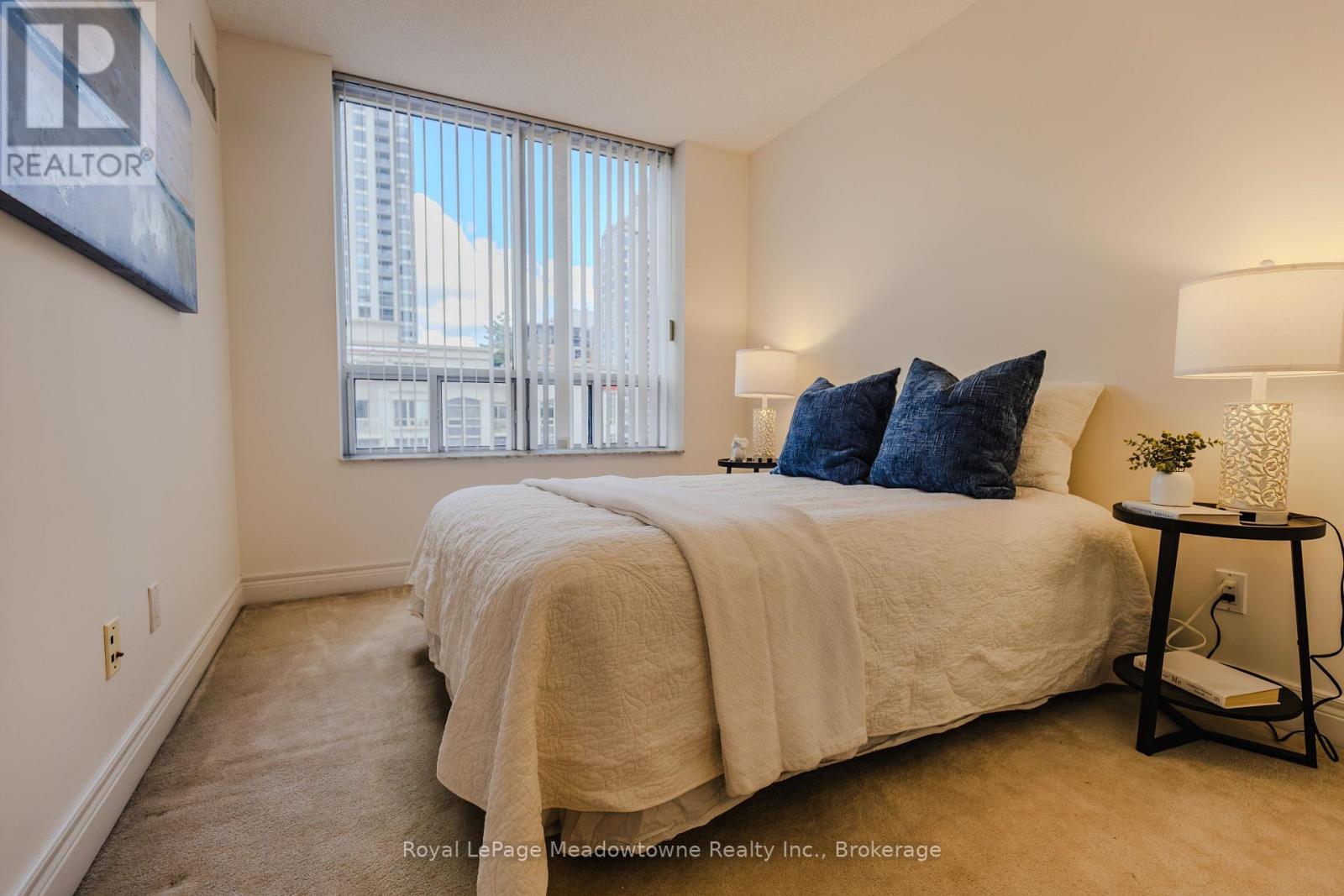 












1016 - 5418 YONGE STREET

,
Toronto (Willowdale West),




Ontario
M2N6X4


