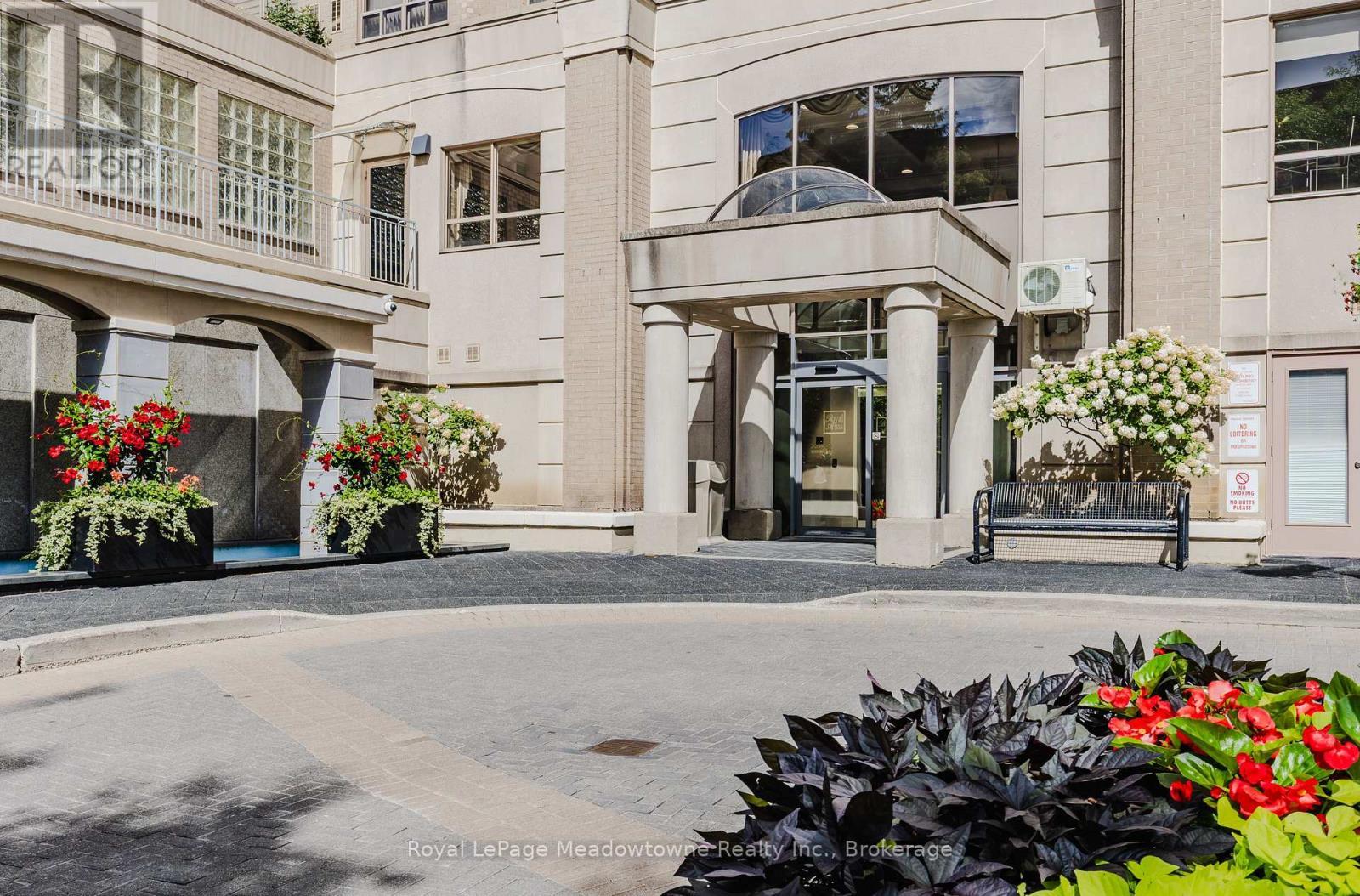












1016 - 5418 YONGE STREET

,
Toronto (Willowdale West),




Ontario
M2N6X4


