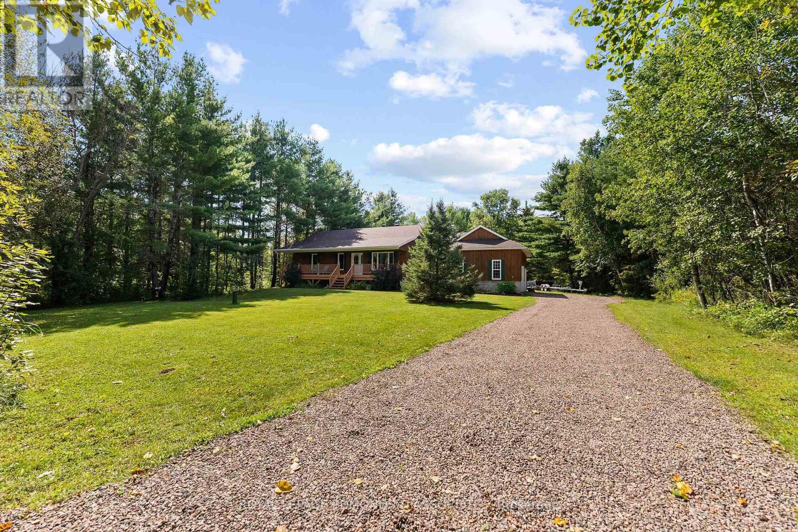 












57 KRAUSE STREET

,
Laurentian Valley,




Ontario
K8A5L8

