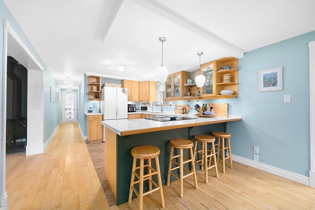 









2


Av. Edgewood

,
Bristol,




QC
J0X1G0

