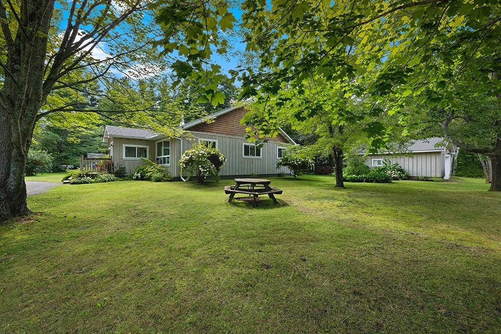 









2


Av. Edgewood

,
Bristol,




QC
J0X1G0

