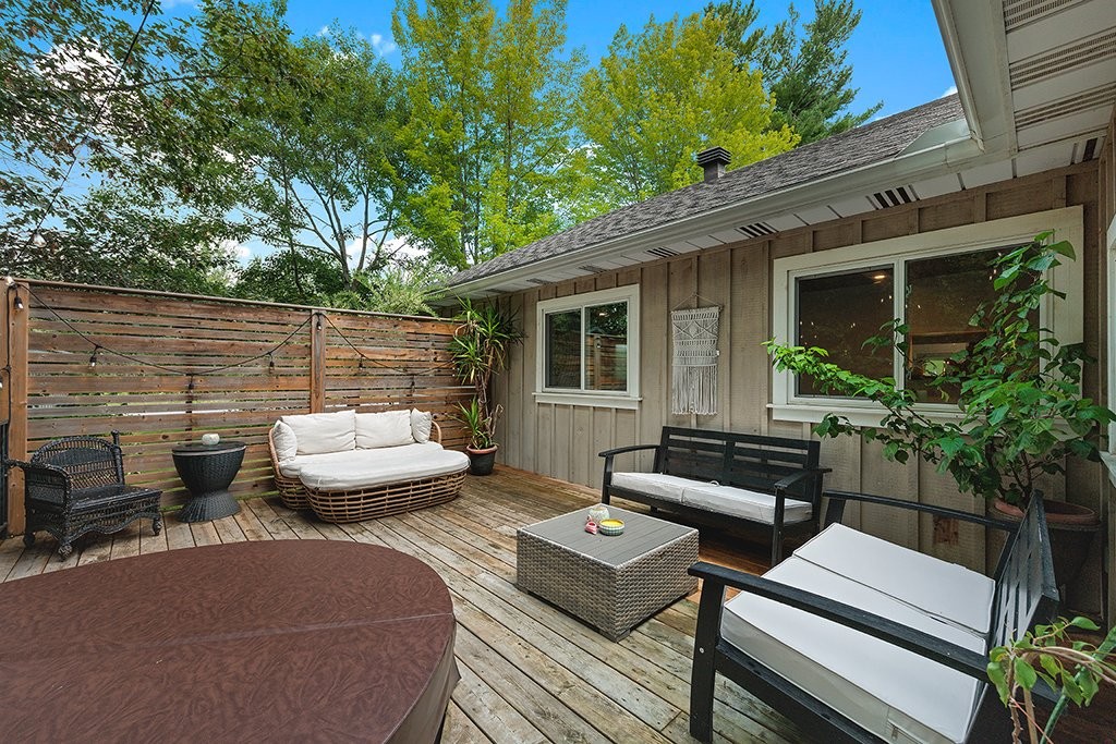 









2


Av. Edgewood

,
Bristol,




QC
J0X1G0

