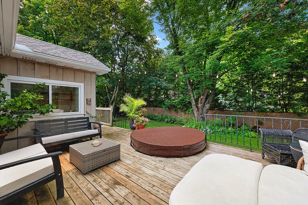 









2


Av. Edgewood

,
Bristol,




QC
J0X1G0

