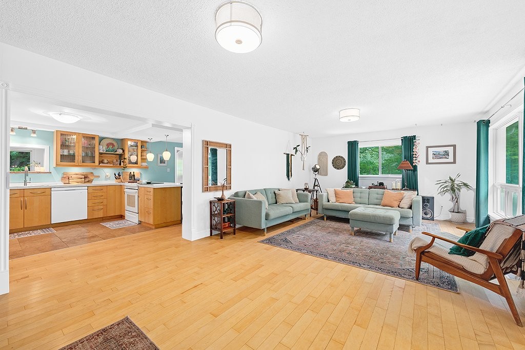 









2


Av. Edgewood

,
Bristol,




QC
J0X1G0


