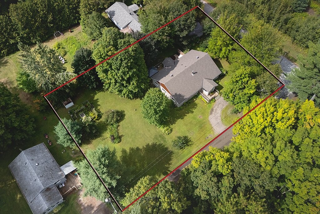 









2


Av. Edgewood

,
Bristol,




QC
J0X1G0

