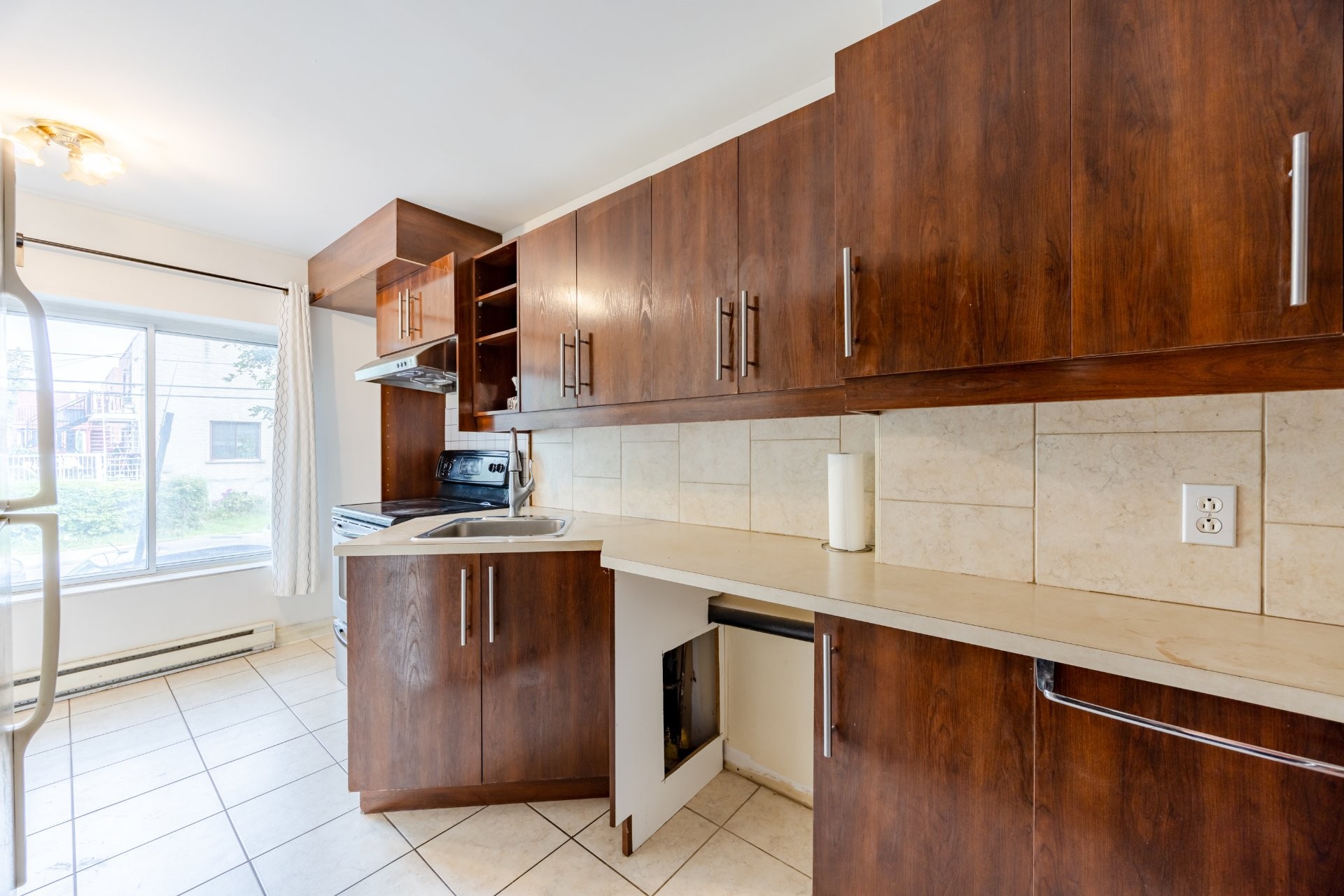 









6490

 - 6492


Av. McLynn

,
Montréal (Côte-des-Neiges/Notre-Dame-de-Grâce),




QC
H3X2R4

