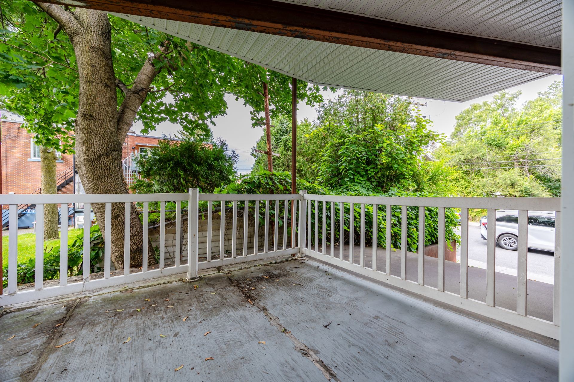 









6490

 - 6492


Av. McLynn

,
Montréal (Côte-des-Neiges/Notre-Dame-de-Grâce),




QC
H3X2R4

