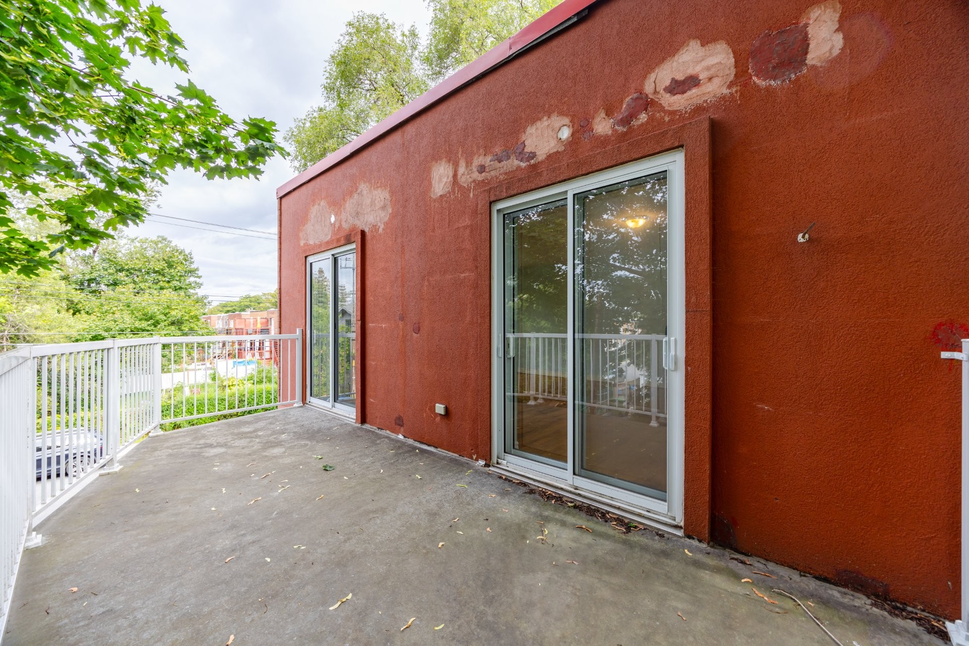 









6490

 - 6492


Av. McLynn

,
Montréal (Côte-des-Neiges/Notre-Dame-de-Grâce),




QC
H3X2R4

