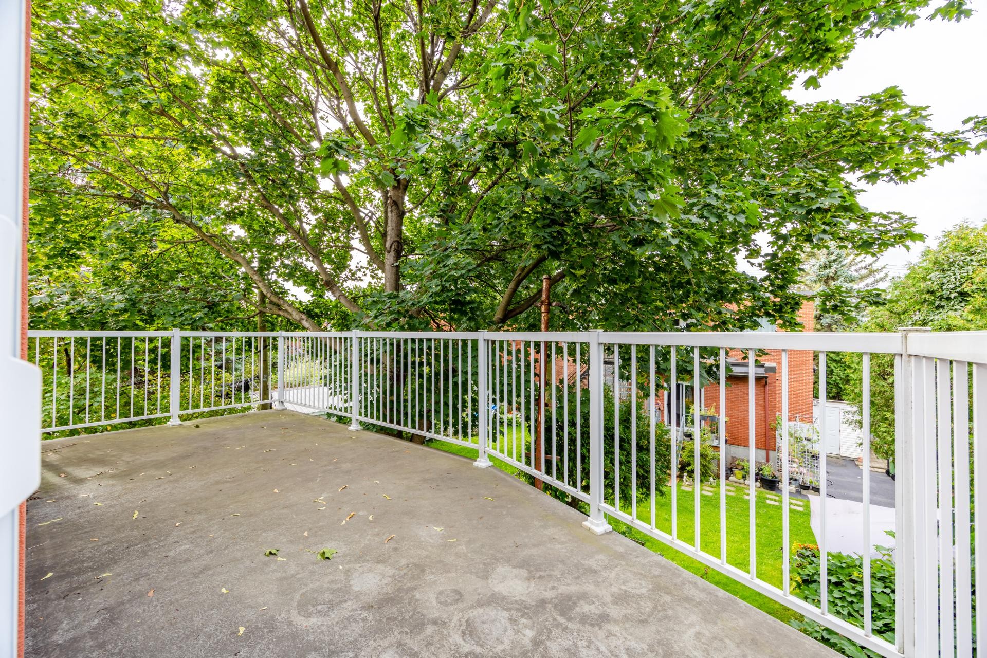 









6490

 - 6492


Av. McLynn

,
Montréal (Côte-des-Neiges/Notre-Dame-de-Grâce),




QC
H3X2R4

