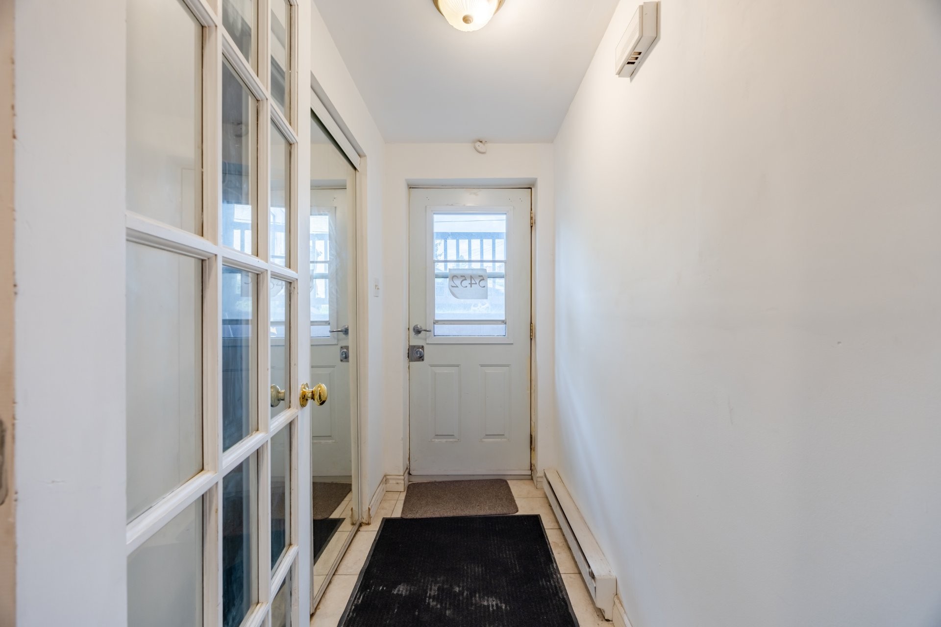 









6490

 - 6492


Av. McLynn

,
Montréal (Côte-des-Neiges/Notre-Dame-de-Grâce),




QC
H3X2R4

