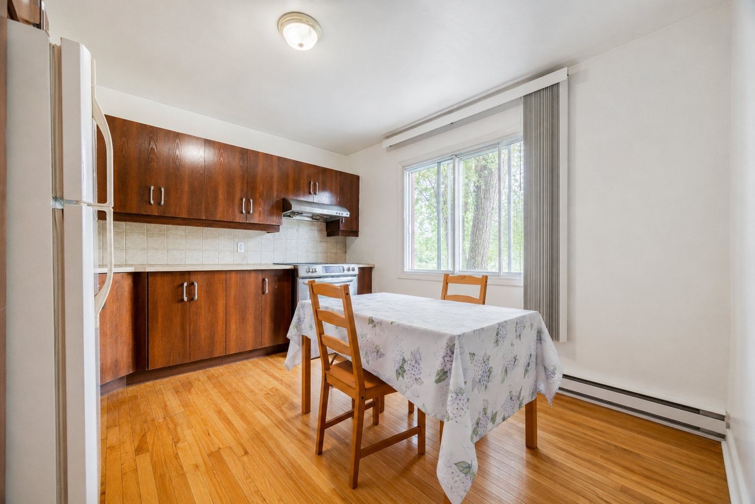









6490

 - 6492


Av. McLynn

,
Montréal (Côte-des-Neiges/Notre-Dame-de-Grâce),




QC
H3X2R4

