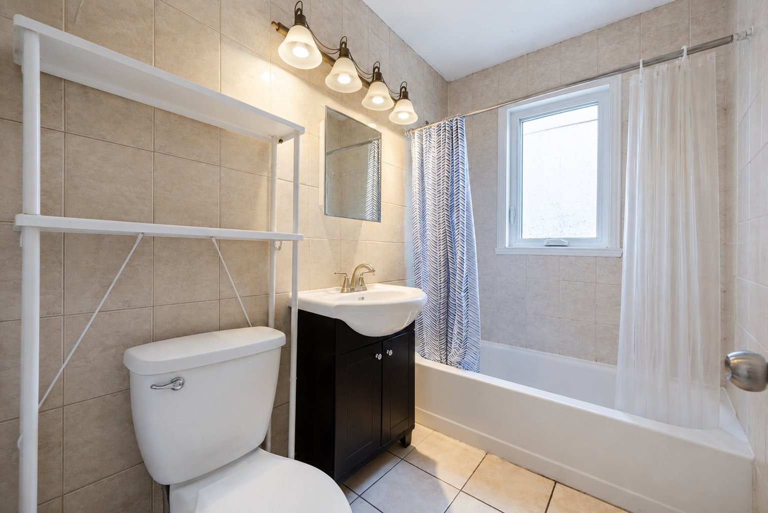 









6490

 - 6492


Av. McLynn

,
Montréal (Côte-des-Neiges/Notre-Dame-de-Grâce),




QC
H3X2R4

