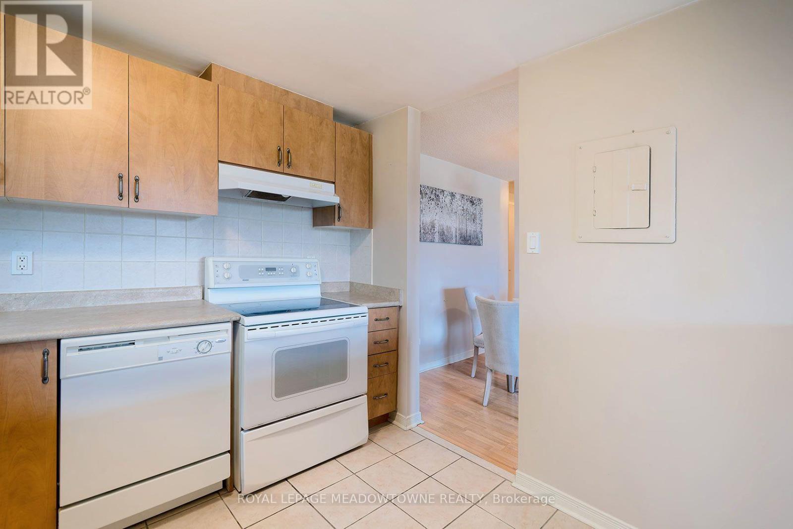 












206 - 6720 GLEN ERIN DRIVE

,
Mississauga,




Ontario
L5N3K8

