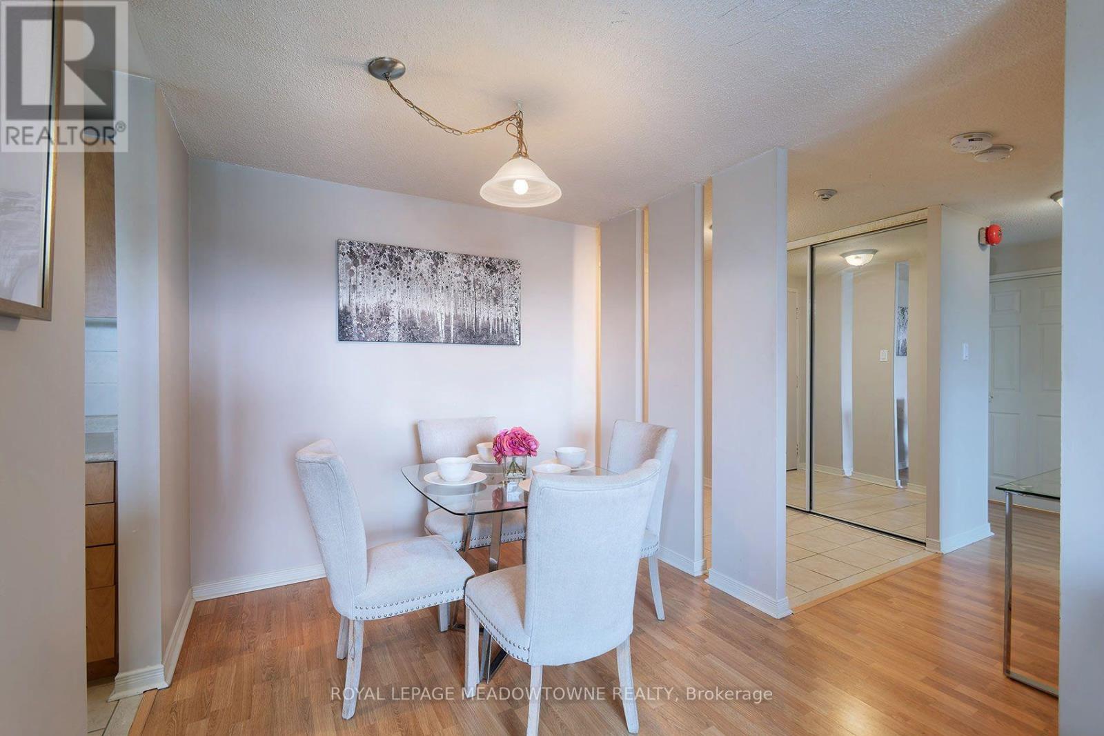 












206 - 6720 GLEN ERIN DRIVE

,
Mississauga,




Ontario
L5N3K8

