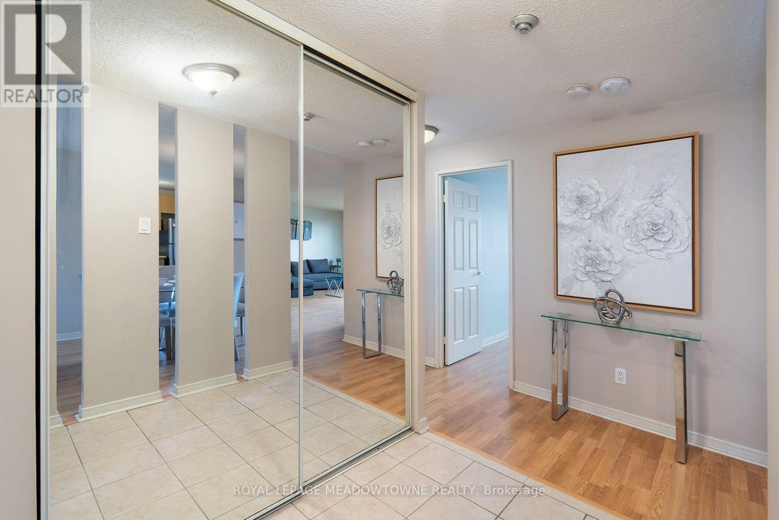 












206 - 6720 GLEN ERIN DRIVE

,
Mississauga,




Ontario
L5N3K8

