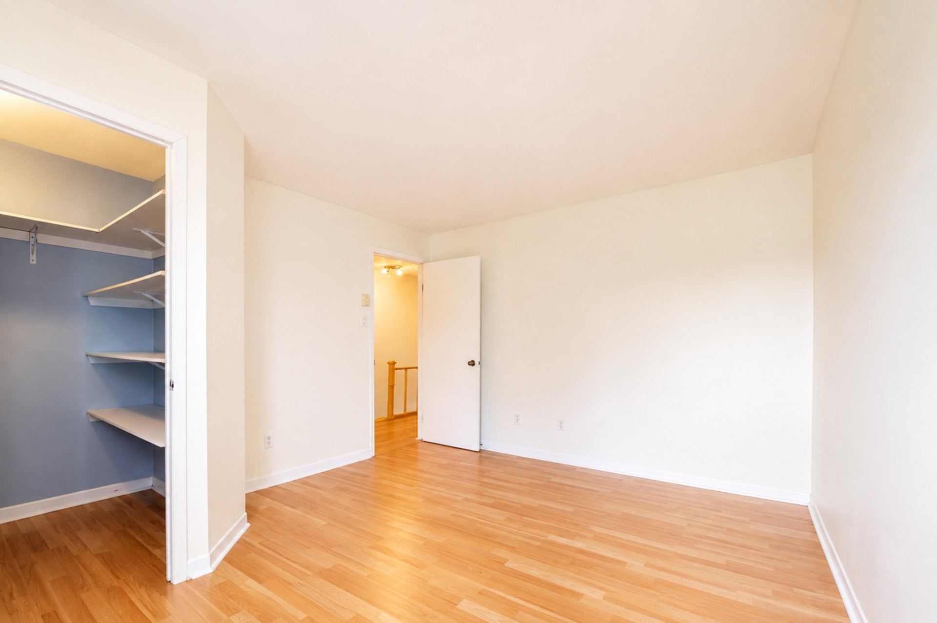 









481


Boul. St-Raymond

,
Gatineau (Hull),




QC
J9A1X3

