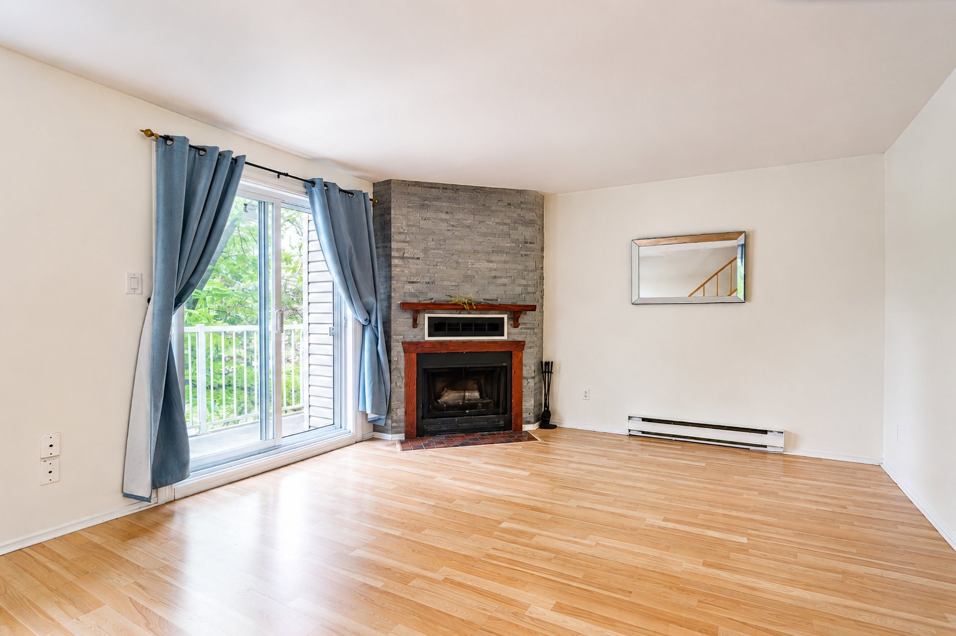 









481


Boul. St-Raymond

,
Gatineau (Hull),




QC
J9A1X3

