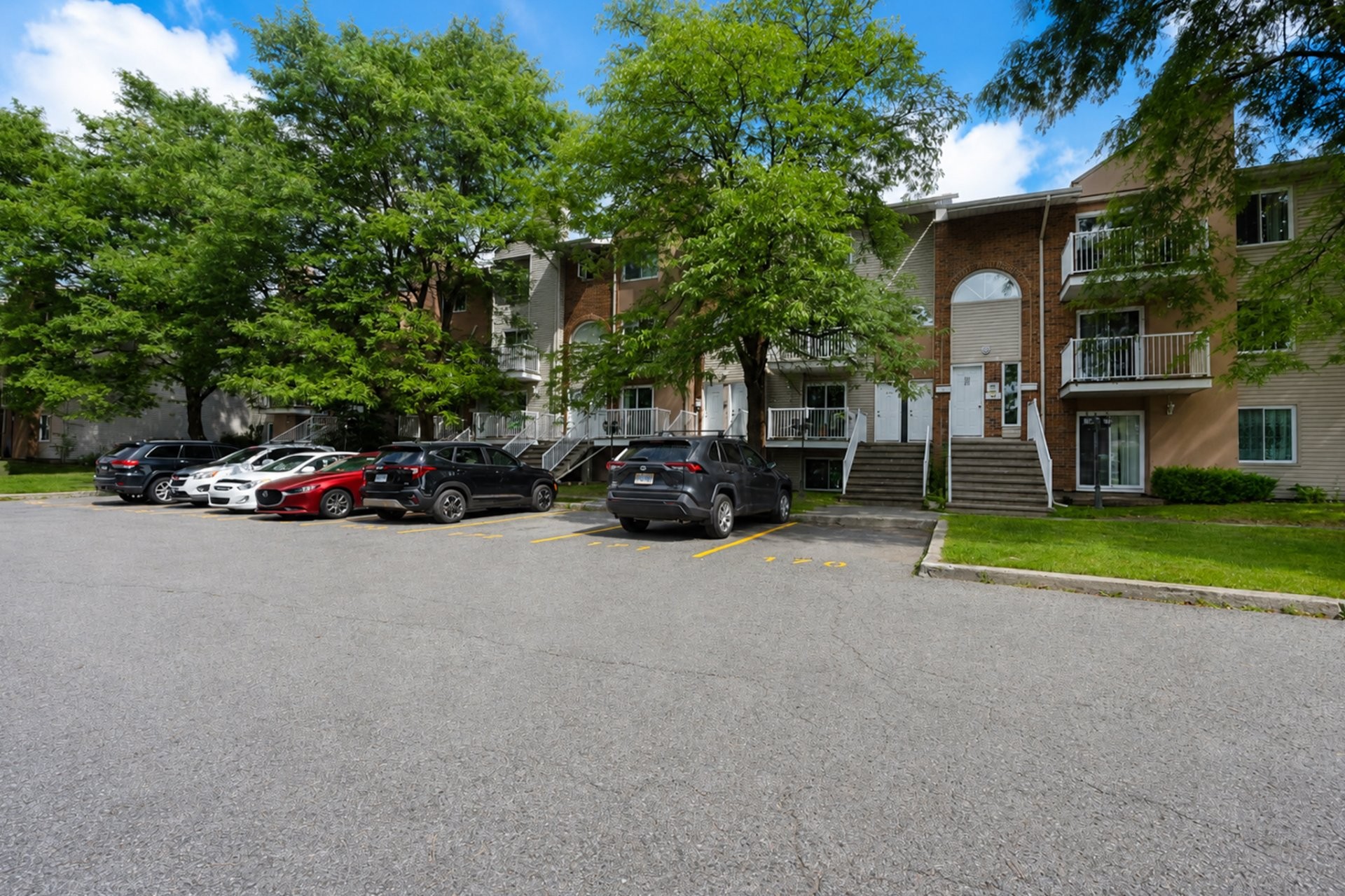 









481


Boul. St-Raymond

,
Gatineau (Hull),




QC
J9A1X3

