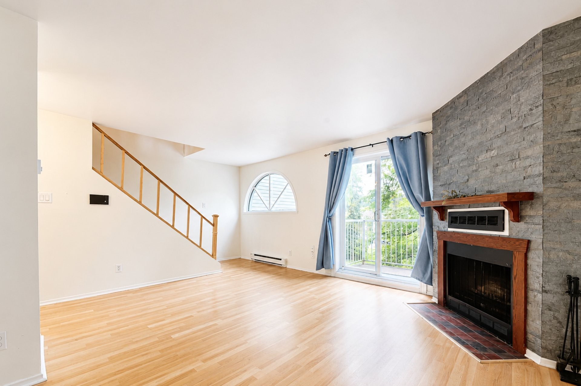 









481


Boul. St-Raymond

,
Gatineau (Hull),




QC
J9A1X3

