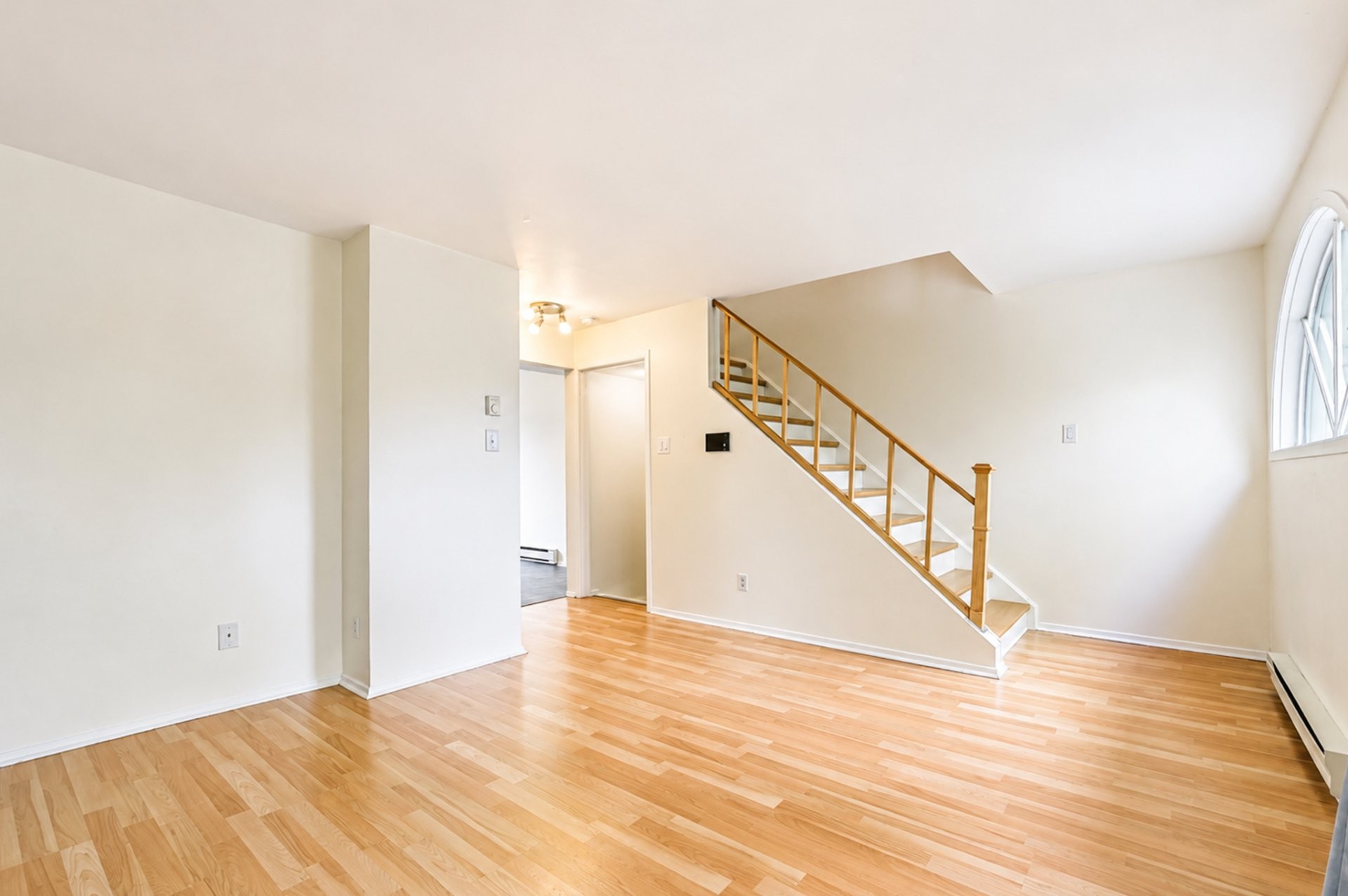 









481


Boul. St-Raymond

,
Gatineau (Hull),




QC
J9A1X3

