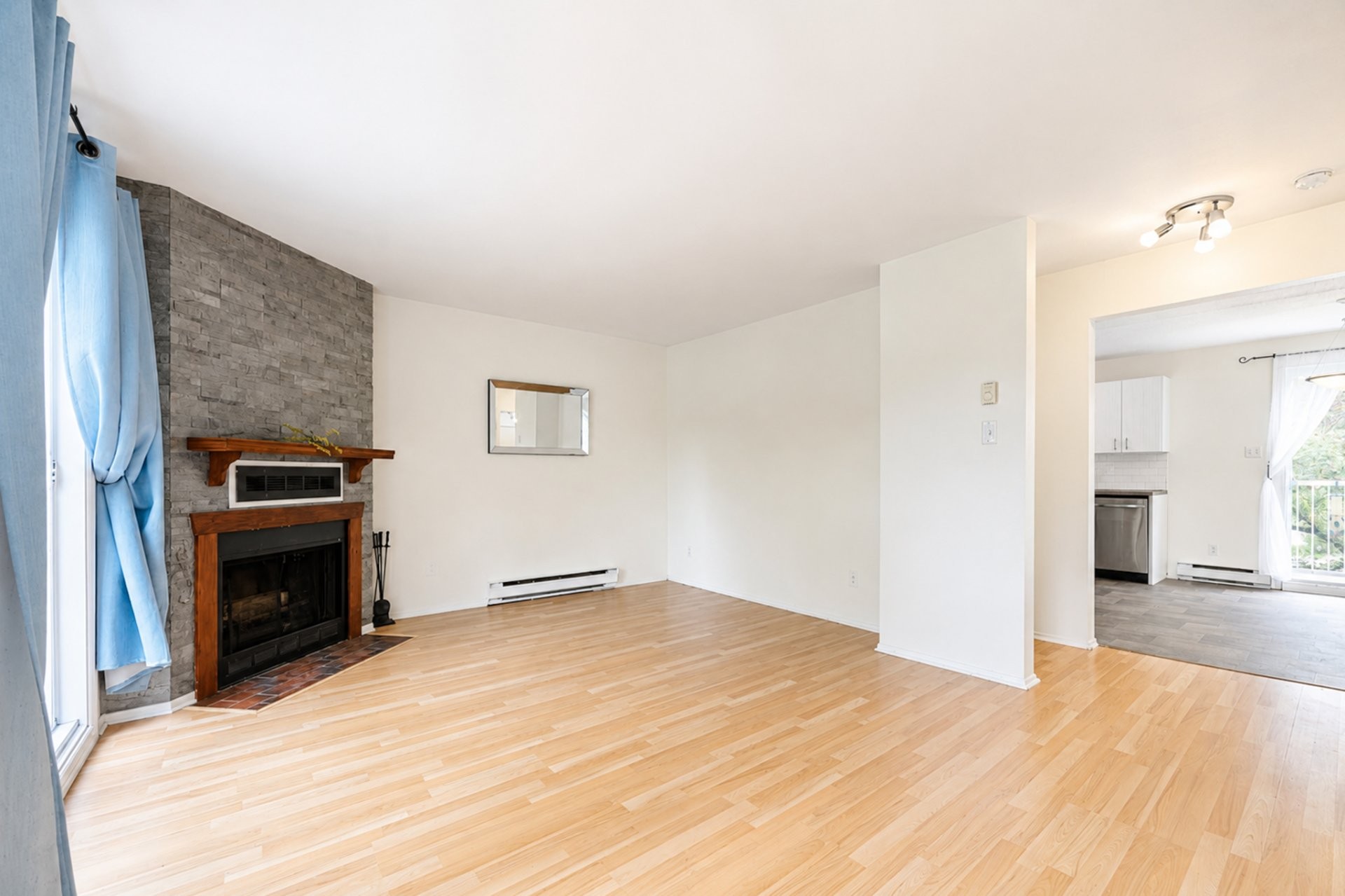 









481


Boul. St-Raymond

,
Gatineau (Hull),




QC
J9A1X3

