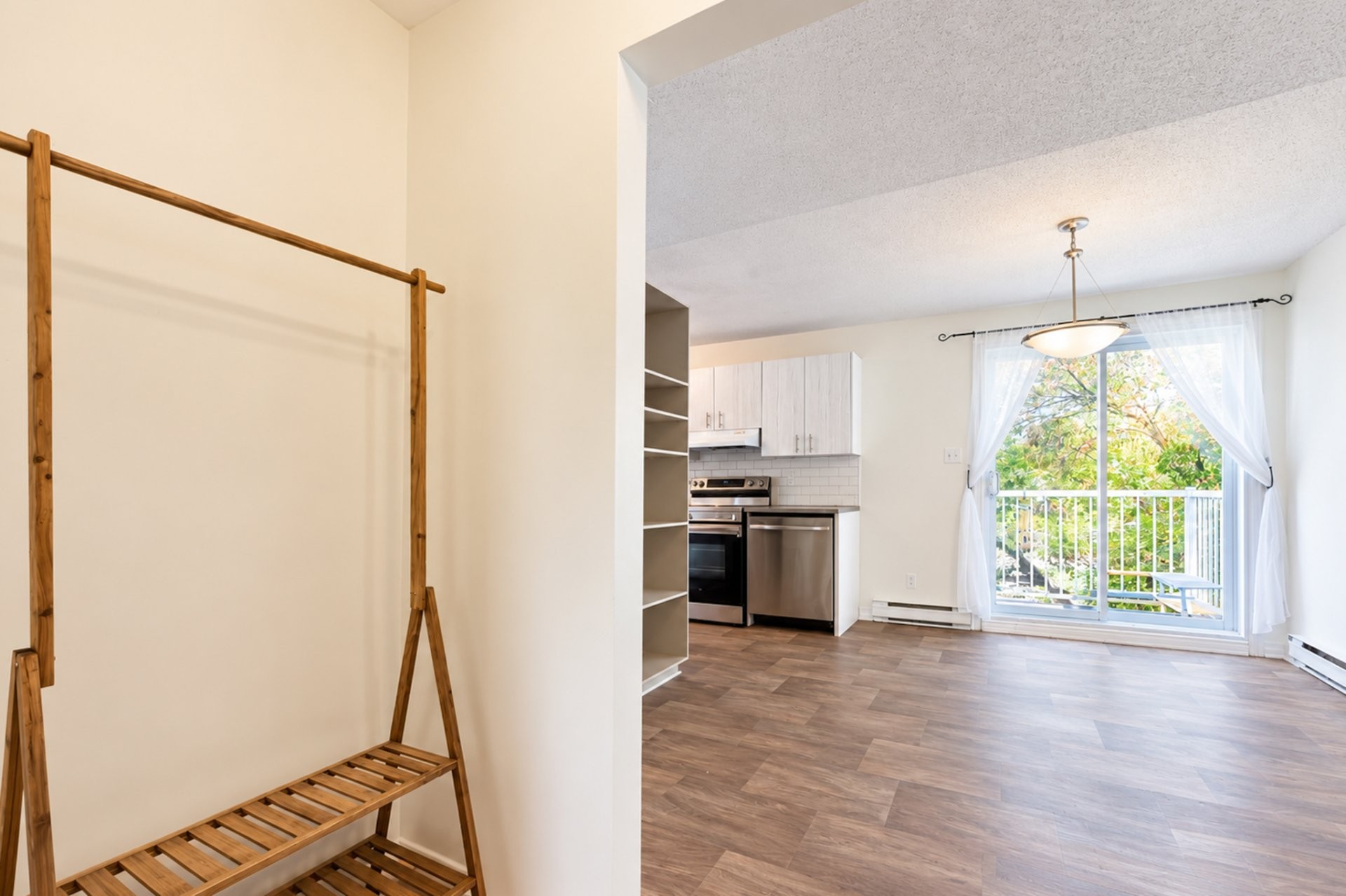 









481


Boul. St-Raymond

,
Gatineau (Hull),




QC
J9A1X3

