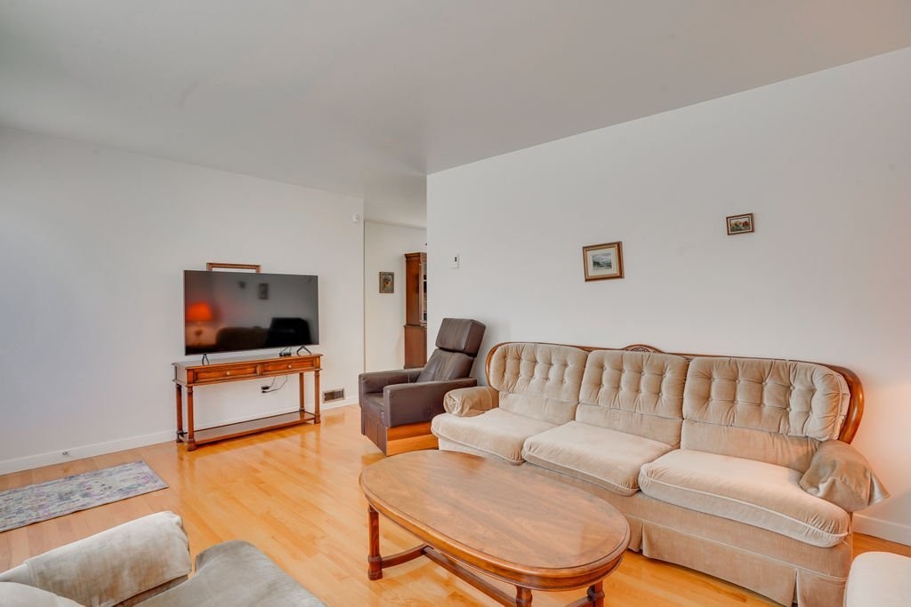 









802


Boul. St-René E.

,
Gatineau (Gatineau),




QC
J8P1T3


