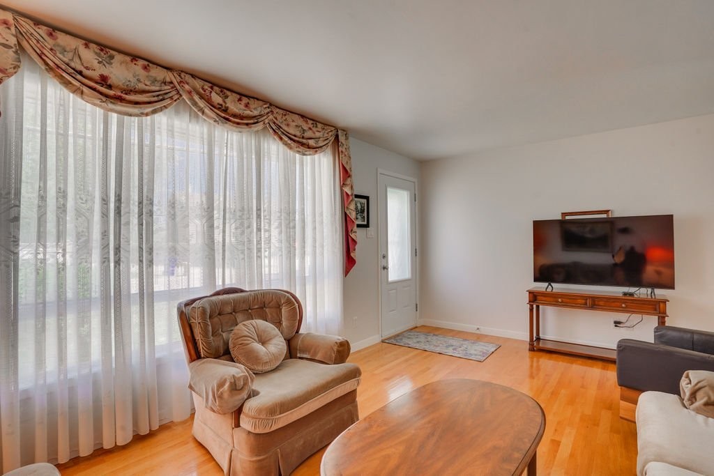 









802


Boul. St-René E.

,
Gatineau (Gatineau),




QC
J8P1T3

