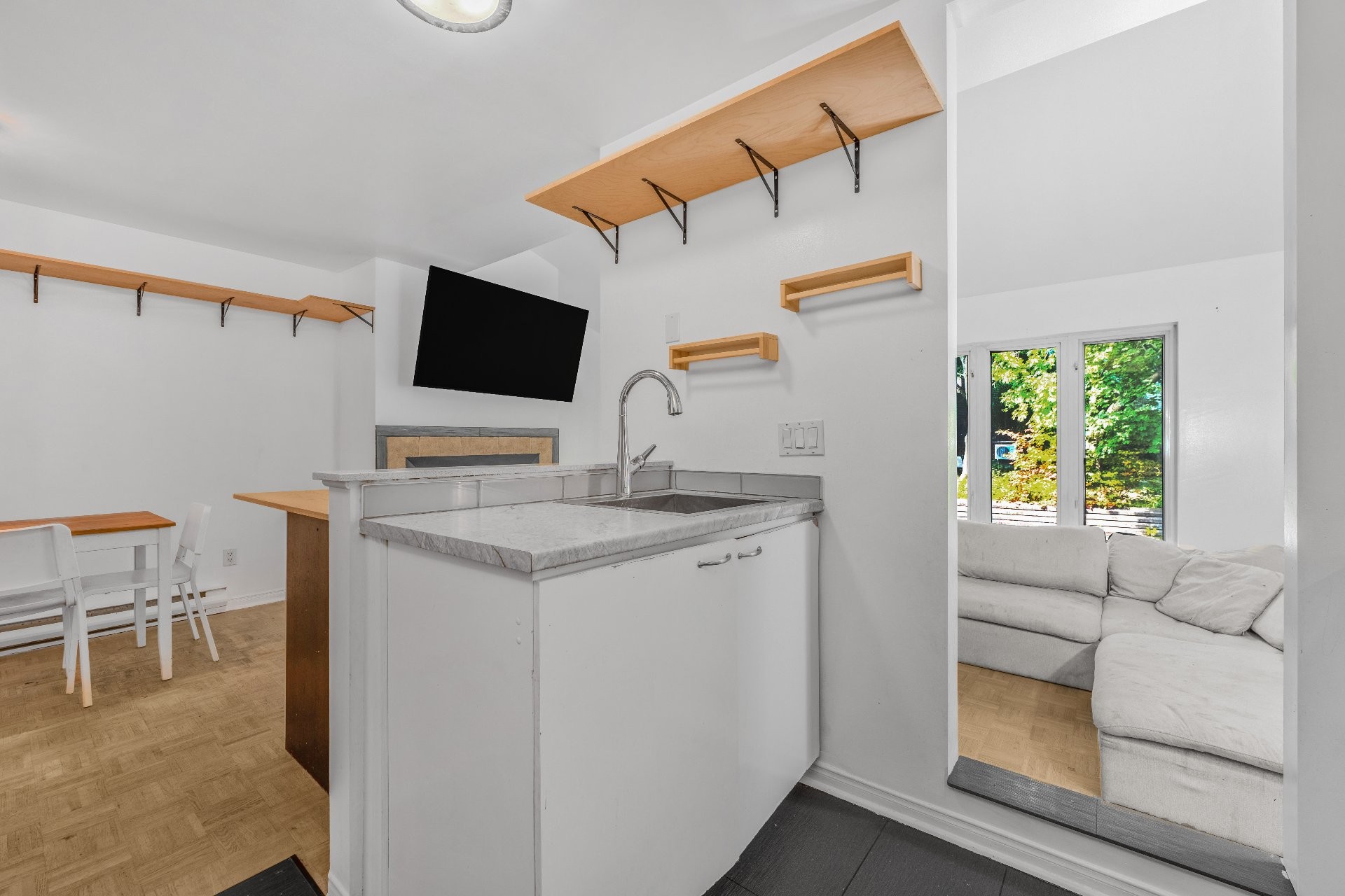 









1106


Rue Hélène-Boullé

,
Boucherville,




QC
J4B2A7

