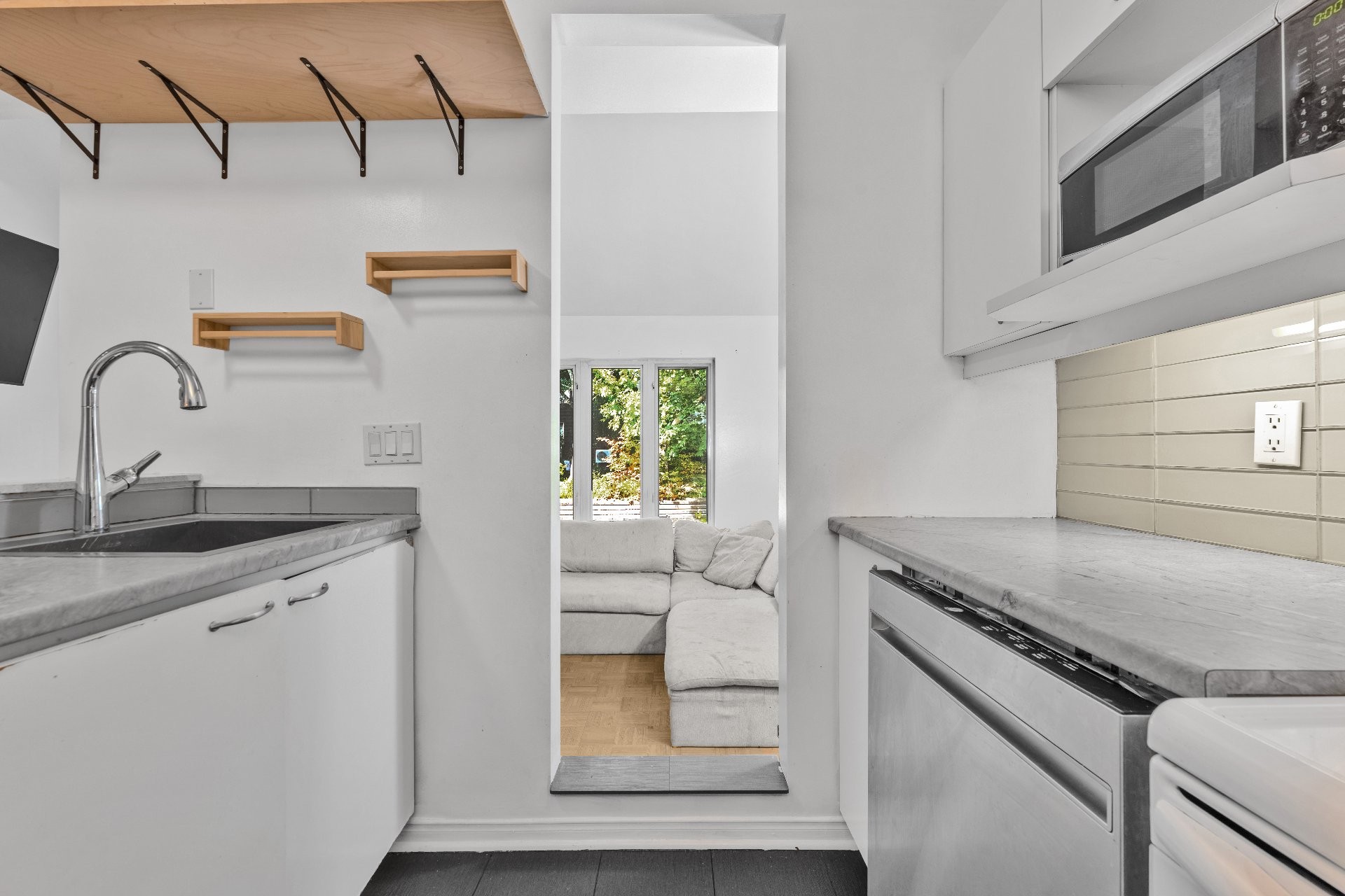 









1106


Rue Hélène-Boullé

,
Boucherville,




QC
J4B2A7

